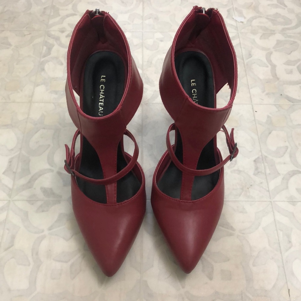 Pointed toe Heels